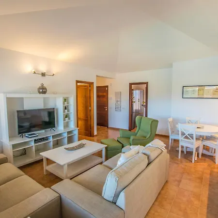 234 - Reinosa By Now Ltd * Playa Blanca