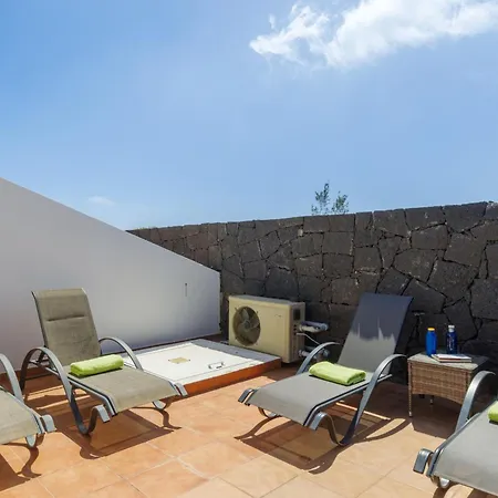 234 - Reinosa By Now Ltd Playa Blanca (Lanzarote)