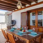 234 - Reinosa By Now Ltd * Playa Blanca (Lanzarote)